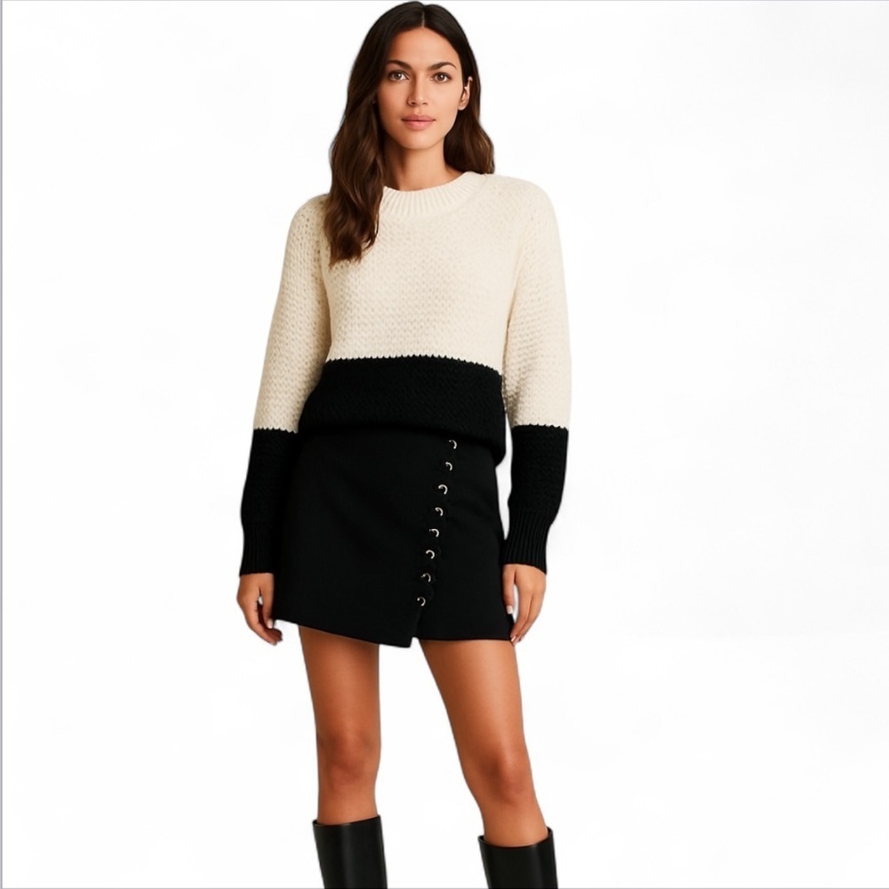BANANA REPUBLIC TEXTURED CREWNECK SWEATER color block Black White medium